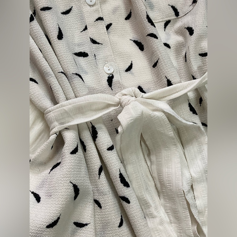 Feather Print Button Down Tie Tunic! - Picture 5 of 8